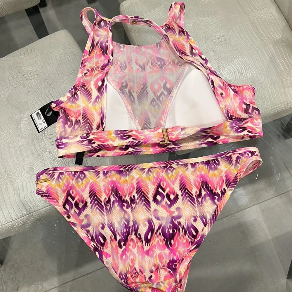 Victoria’s Secret bikini - Picture 2 of 6